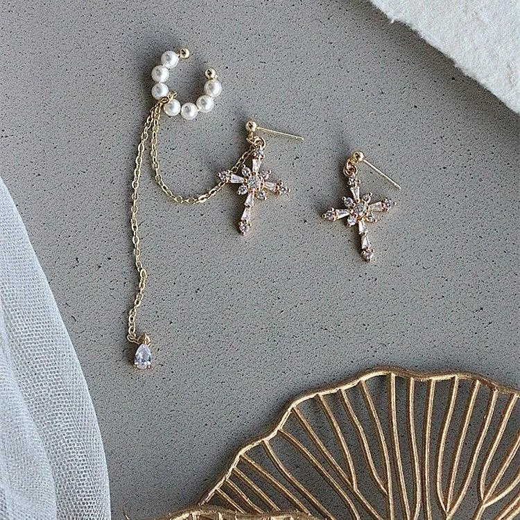 Design Cross Niche Pearl Ear Bone Clips