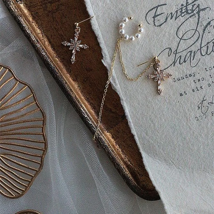 Design Cross Niche Pearl Ear Bone Clips