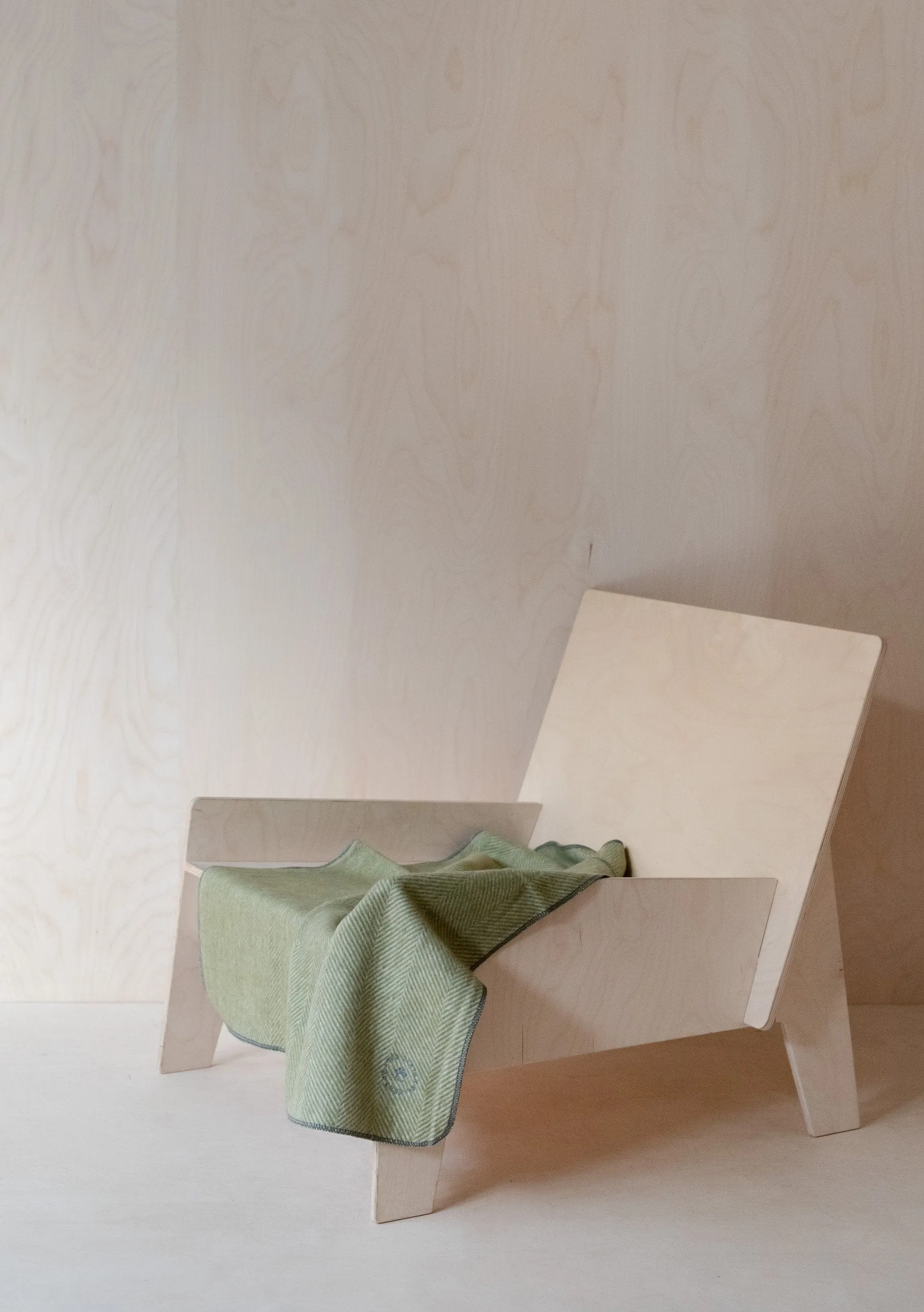 Recycled Wool Small Pet Blanket in Olive Herringbone